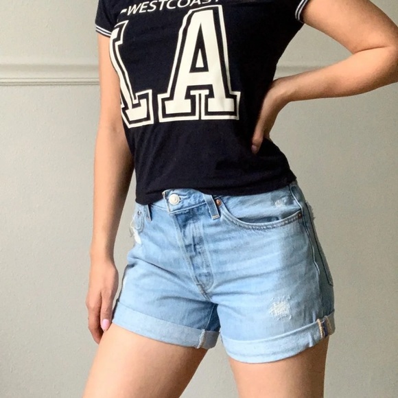 Levi’s 501 Cuffed Denim Short size 25
